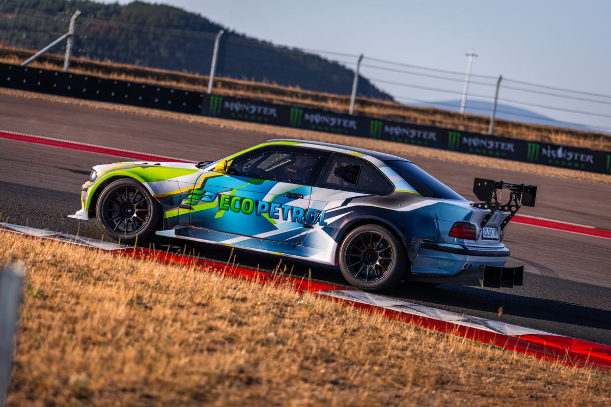 Livery car on the kerbs