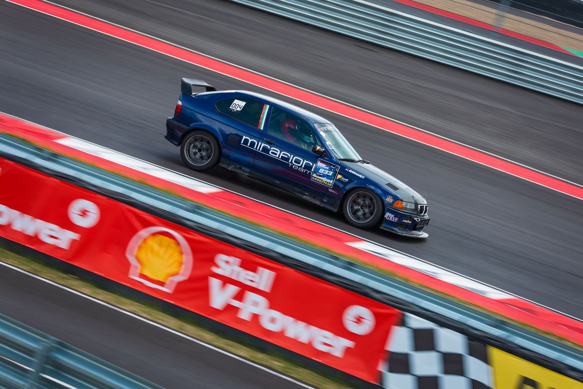 Mirafiori BMW past the Shell V-Power boards